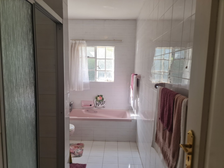 4 Bedroom Property for Sale in Safari Gardens North West
